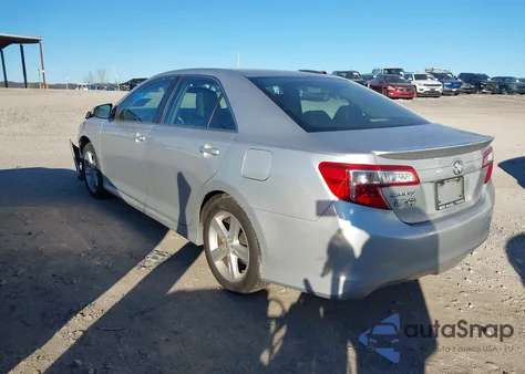 2014 Toyota Camry Se z USA, uszkodzony, nr VIN 4T1BF1FKXEU399081